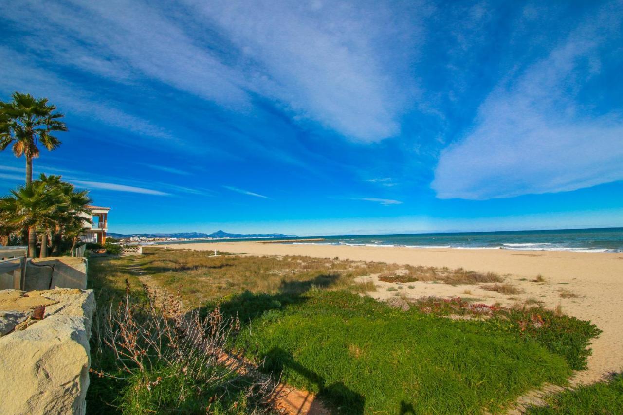 Apartamento En Mar De Ii En Primera Linea De Playa * Dénia